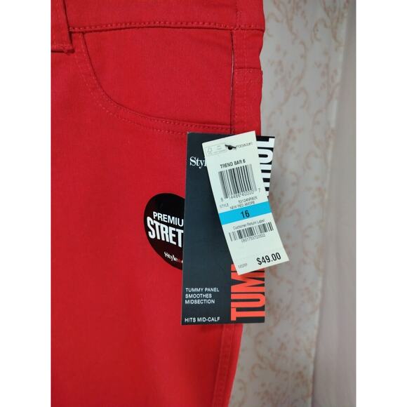 Women's Style&Co. Tummy Control Red Capri Size 16 - Picture 4 of 11